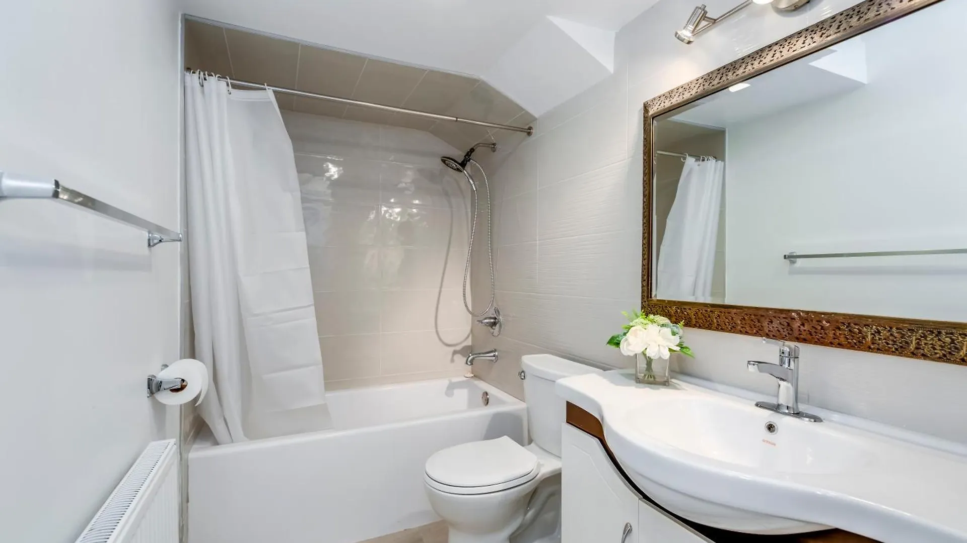 Midtown 2 Bedroom Basement Apartment Toronto