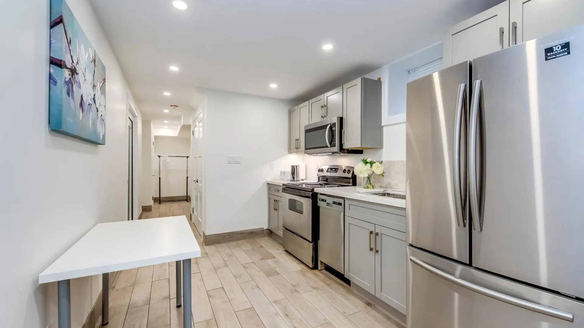 Midtown 2 Bedroom Basement Apartment Toronto
