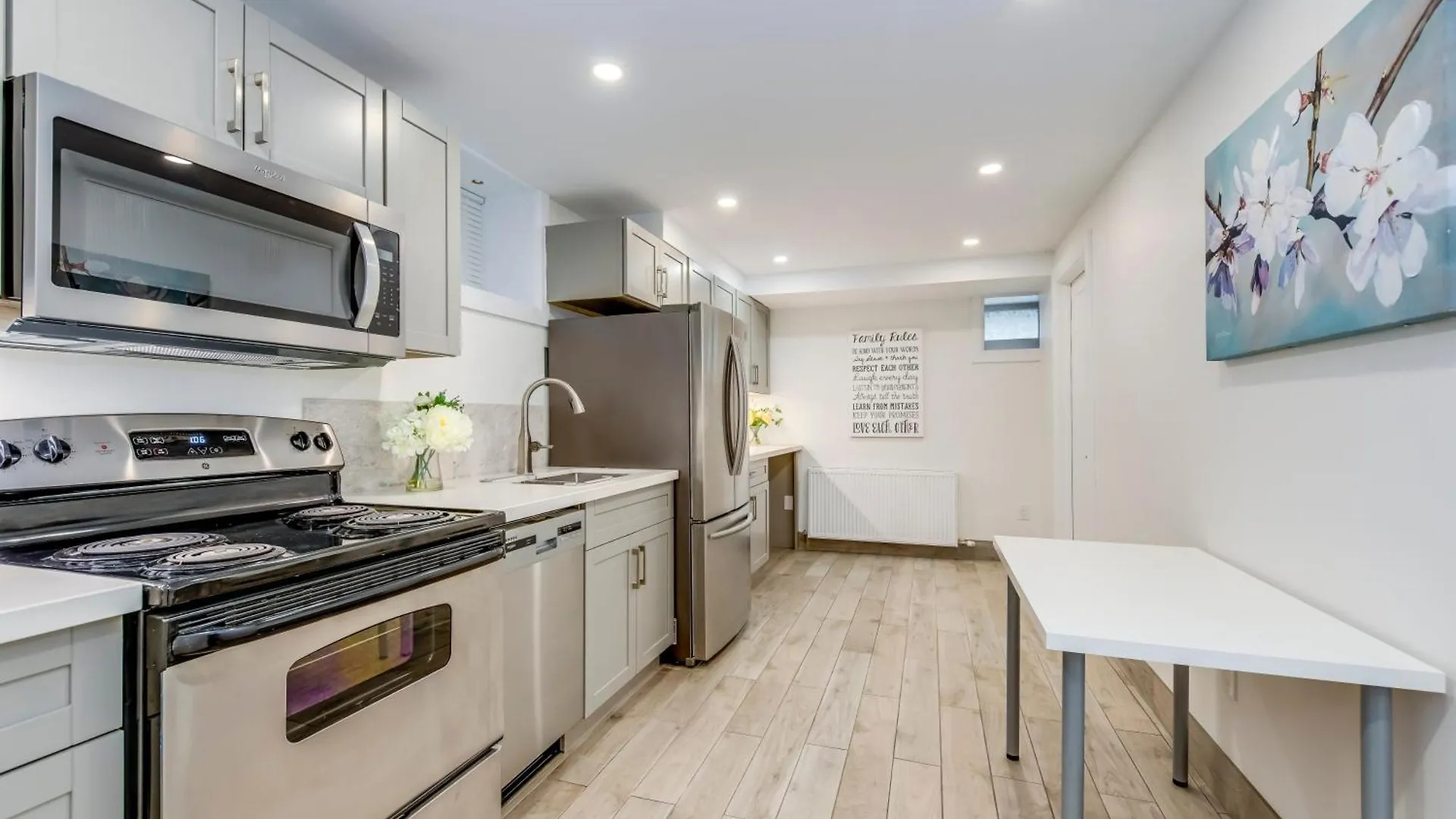 Midtown 2 Bedroom Basement Apartment Toronto